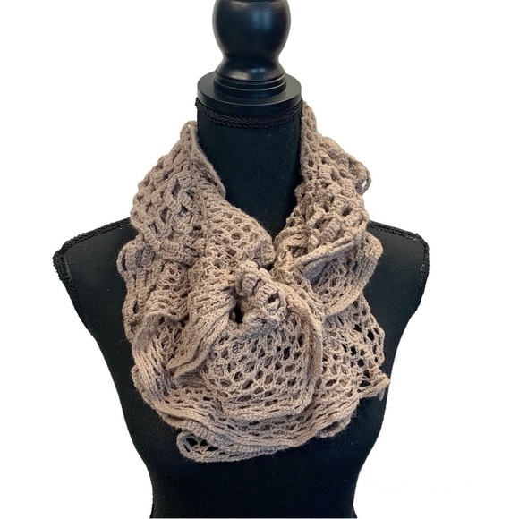 Navy blue bright blue nude pink ruffled infinity scarf bundle - Picture 4 of 12